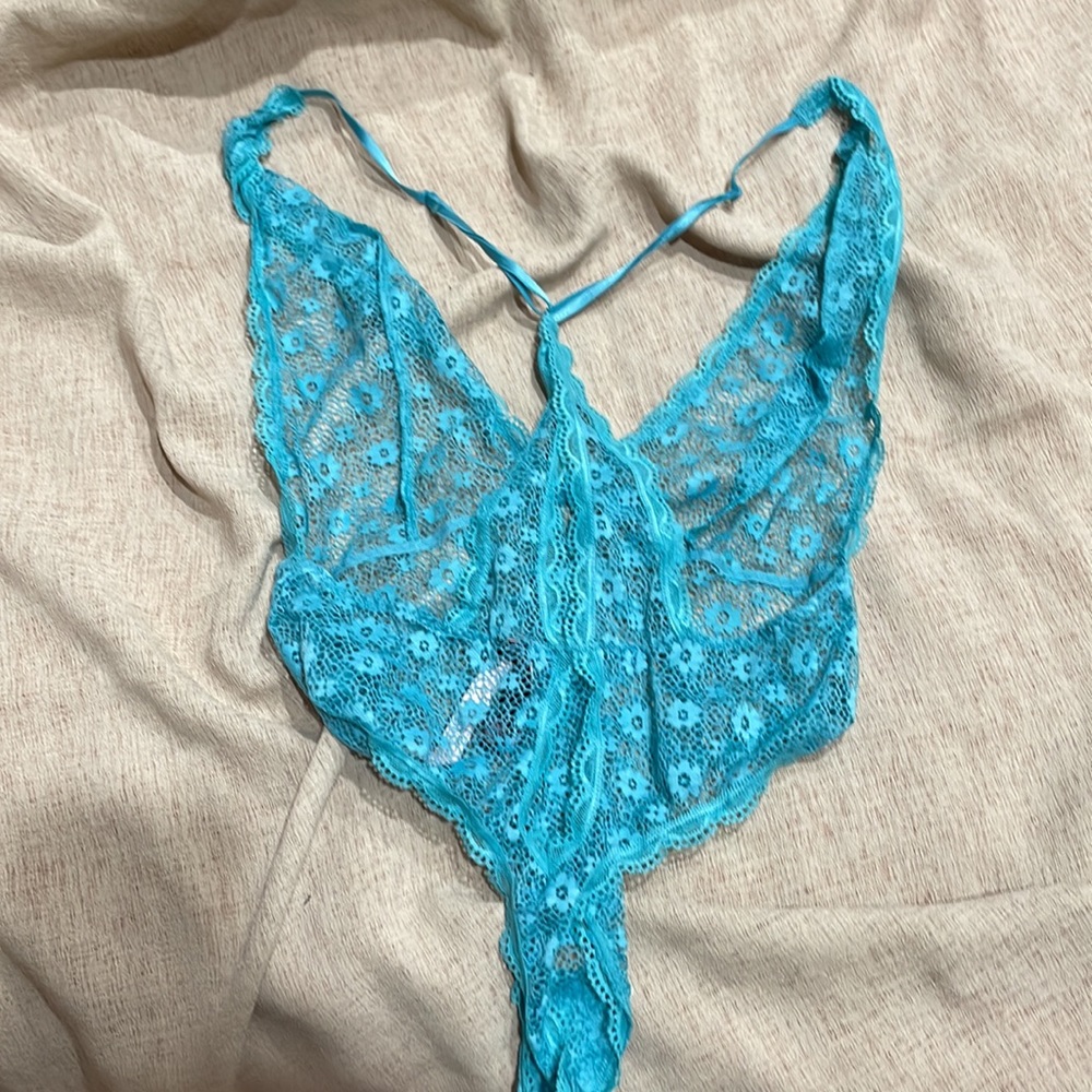 Victoria Secrets - Picture 4 of 4